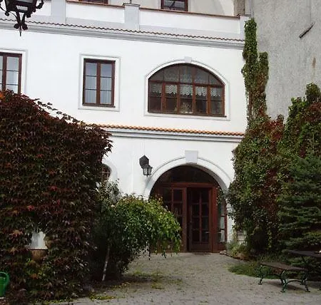 žebrák 3*