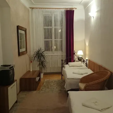 Ξενοδοχείο Hotel Zebrak 3*